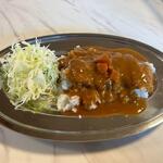 Hanako's - 料理写真:カツカレー７５０円。
 
カレーにはサラダが添えられてましたよ。