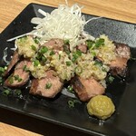 仙台牛タンと肉寿司 完全個室居酒屋 みちのく - タン元の炙り