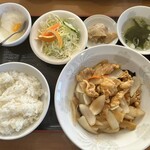 好蘭 - 水曜日の日替りランチメニュー　豚肉と野菜の炒め定食（800円）