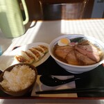 二代目 麺屋 こうじ - ラーパス特典で餃子1皿サービス