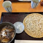 むらかみ - 冷たい蕎麦　鴨せいろ(手前)、野菜天せいろ(奥) 各1280円