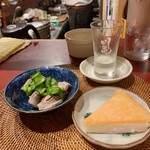 おばんざい 地獄に佛 - お惣菜二品（きゅうりと砂肝、ます寿司）