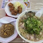 Rairai Tei Keisen Ten - ラーメン（大盛り、刻みネギ多め）＆ がっつりＢ定食