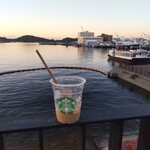 Starbucks Coffee Kosukabeisaito Sutoazu Ten - 横須賀の軍港が目の前に見えるスターバックスコーヒー