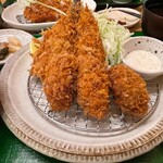 Kamakura Katsu Tei Aratama Odawara Ten - カキフライとアジフライ御膳