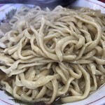 ラーメン二郎 - デロ気味の麺がスープとニンニク絡んでウマい！