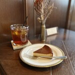 喫茶 みちくさ - 紅茶、ベイクドチーズケーキ