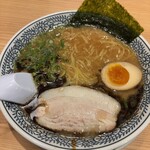 Marugen Ramen Iwakura Ten - 熟成醤油とんこつ　黒　焦ネギ