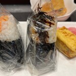 Gu Emio Higashikurume Ten - おむすびは、鮭と昆布