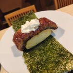 Izakaya Inoue Nabeyoko Ten - 鰻玉クリームチーズ海苔巻