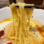 TOMATO&みそヌードル 慶次 - 濃厚海老ヌードル、麺リフトアップ