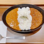 カリガリ - 2色掛けカレー（インド・カリガリ）（980円）_2023年11月