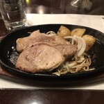 inoue Steak & Hamburg Restaurant - ポークソテー、柔らかいしジューシー　ボリュームもあり