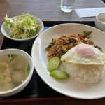 Baan Siam Sengawa Ten - ガパオライス２