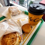 McDonald's Nissai Hanamizugi Ten - 