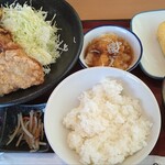 Karaage Senmon Ten Karasuke Kuwana Daifuku Ten - 唐揚げ定食と玉子焼き、大根おろし