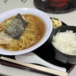 Denden Tei - 昭和らーめん 580円＋ ライス 100円