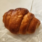 Bakery am - 塩ぱん(180円)です。