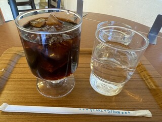 DISCOVERIES COFFEE - アイスコーヒー　水　灰皿