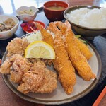 おとも苑 食堂 - エビフライ定食