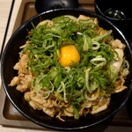 伝説のすた丼屋  - ネギ＆生卵 on すた丼：830円