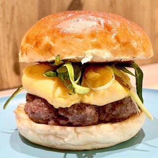 “Local production for local consumption”, a burger made with plenty of local Kyoto ingredients!