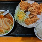 鮮味館 - 驚愕の唐揚げ定食￥930