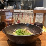 汁なし担担麺専門 キング軒  - #家庭画報風味。ってか、店内照明がブツ撮りに対して最適≒いんすたばえ　となるよう調整されているのにタマゲる。