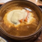 Inaka Ryori Shion - 【2023.12.11(月)】煮込みチーズハンバーグ定食1,100円の煮込みチーズハンバーグ