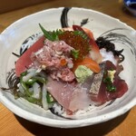 Azuma Sushi - 一口ずつ多種類を楽しめる。