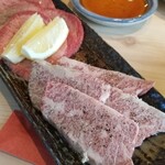 Yakiniku Fuji - 上タンと上ハラミ このお皿で6000円くらい！？