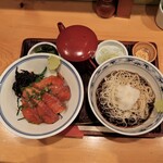 Soba Kaiseki Kayabacho Sarashina - 日替わりランチ（火曜日：鮭漬け丼セット）　1,500円