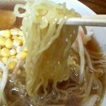 Ike no Hata - 肉ラーメン　麺アップ