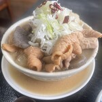 みのり食堂 - もつの煮込み。もつもたっぷり、大根もたっぷり