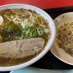 Chuka Shokudo Azuma - 塩ラーメンと半チャーハン