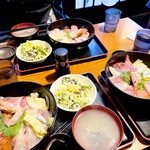 Akihabara Gyoko Kaikai - 3人が3人とも海鮮丼