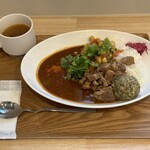 FRESH STREET CURRY - 鯖ポークのサラダカレー 中辛 ライス大盛、1,470円