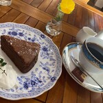 Jikabaisen Coffee Kobo Nishioka - チョコレートスフレケーキ＆マンデリン（セットで930円）