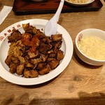 Osaka Osho Chikushino Yumetaun Ten - ニンニク肉肉肉チャーハン