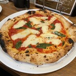 Pizzeria ao Nakamozu Ten - マルゲリータ＼(・o・)/!