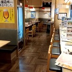 仙臺牛たん炭焼 利久 - 店内は中々広いですよ〜♪