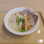 Wantanmen no Mangetsu Mitsui Outlet Park Hokuriku Oyabe Ten - 塩ワンタン麺 970円