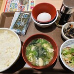 すき家 - 牛たまかけ朝食