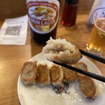 博多一口餃子たけとら - お店で手作りの皮はもちもちです