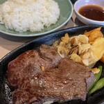 ステーキ&焼肉 極 - 