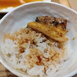 Yakiniku Shokudo Enzo Matsuyamashi Ekimae Ten - タレはかけ放題でご飯にも利用できます