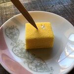 ニウギニ - さ、刺さらない！でも口の中でホロホロと崩れる美味しいお菓子でした♪