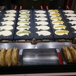 横浜 くりこ庵 - たい焼き制作中、黄色いのは？