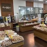 ルミエール - パン工房の有るスーパーの直営店