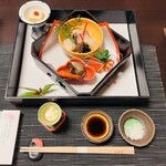 Ginpa So - 蟹真薯・小鯛押し寿司・バイ貝の旨煮・鰤柚庵焼き・黒豆松葉・烏賊松笠・牛八幡巻き・海老芝煮